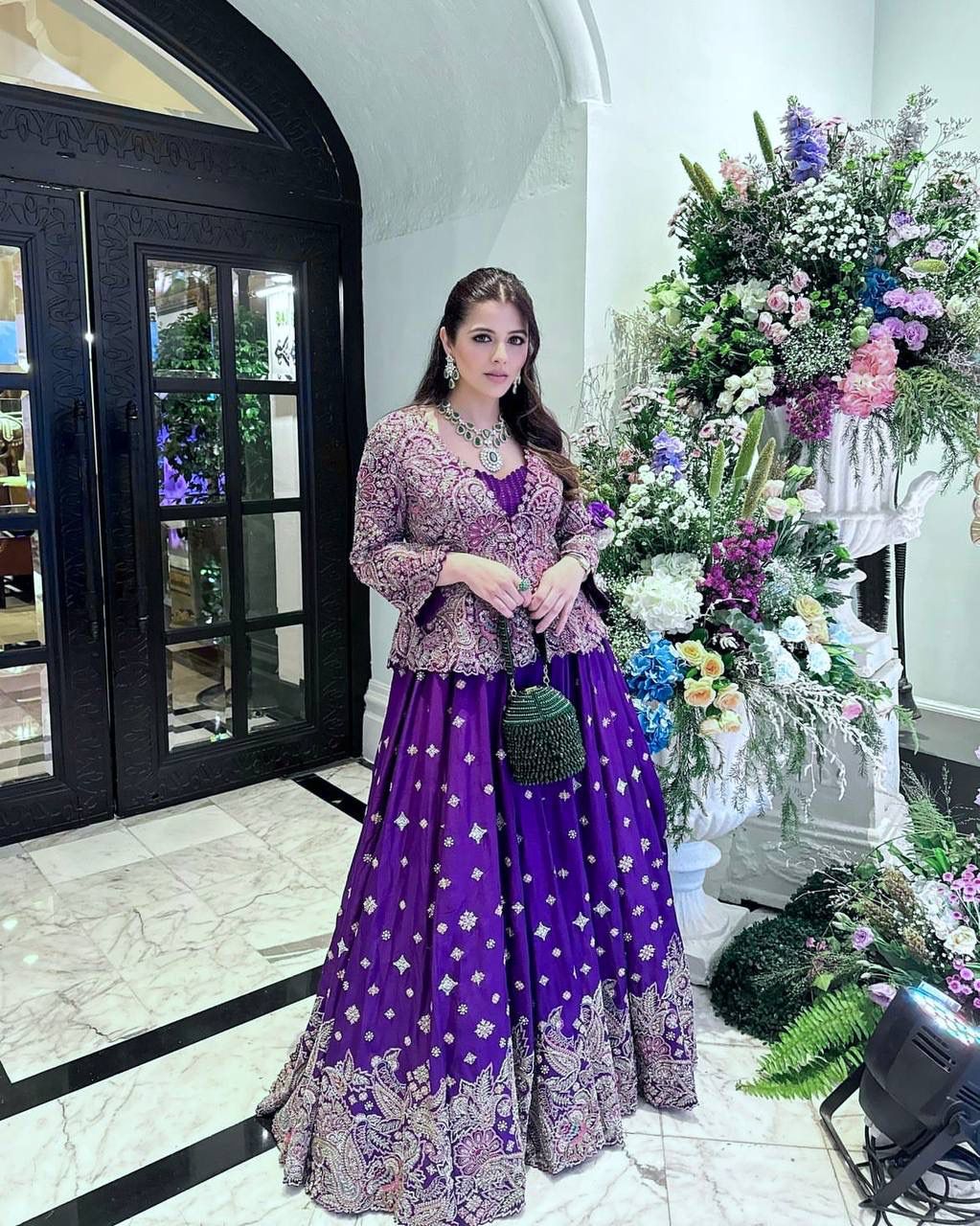 FLORALUNA DESIGNER GOWN WITH KOTI SET IN BEAUTIFUL THREAD EMBROIDERY WORK 💐❤️