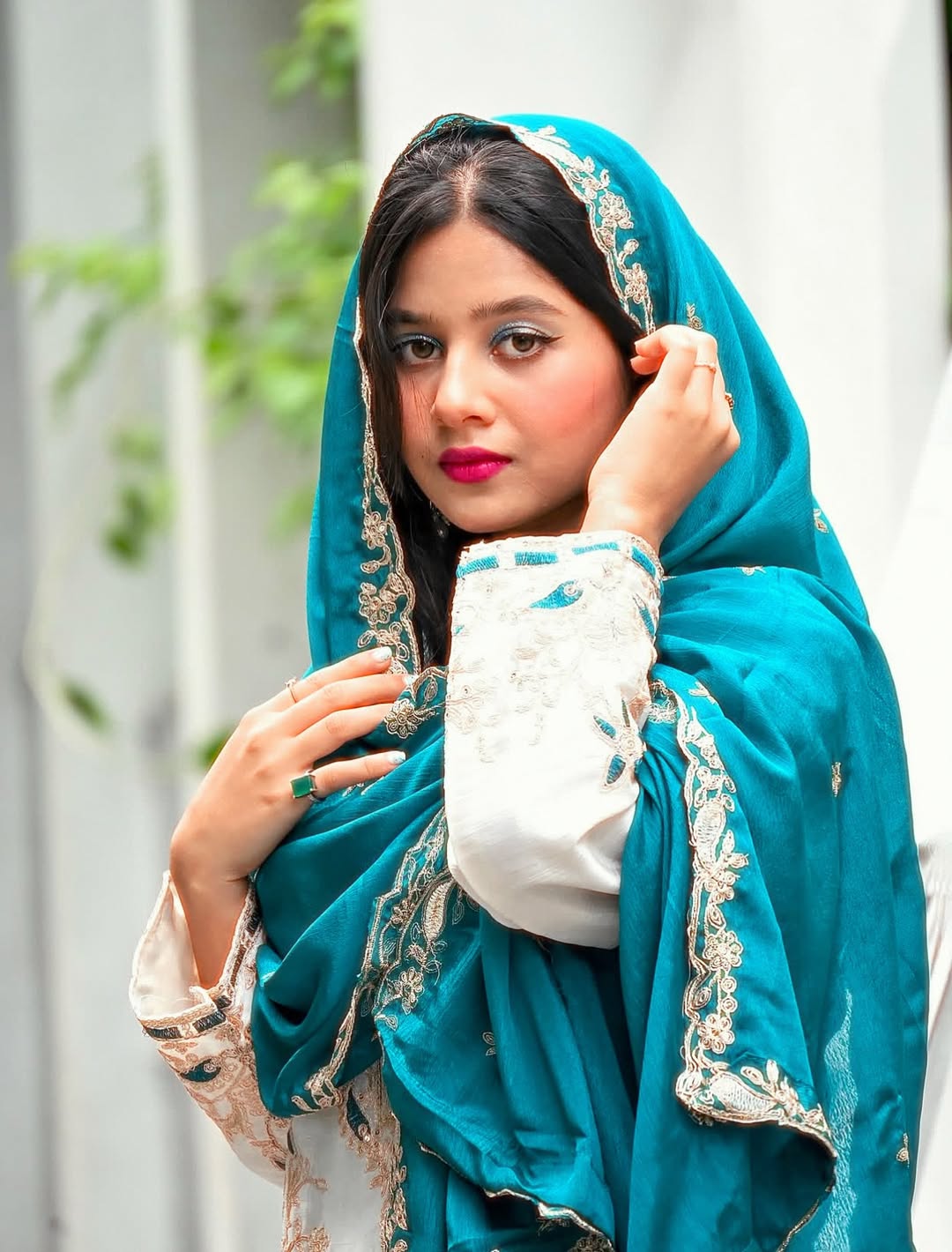 FloraLuna Zari Ivory with Maroon Dupatta Set