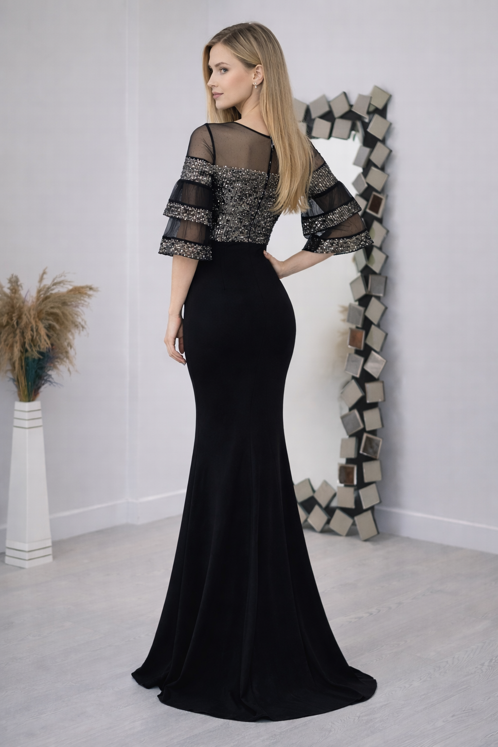 FloraLuna suggest me a name for selling this dress